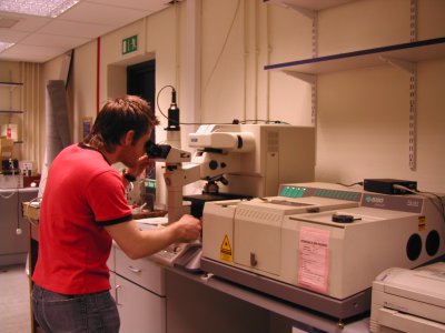 Polarised FTIR microscope with heated stage